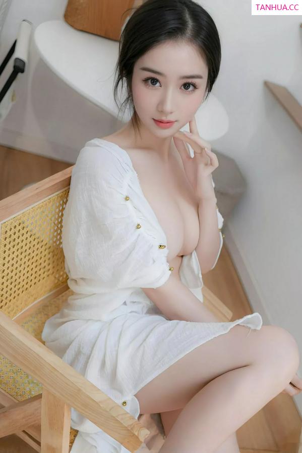   [XiuRen]高清写真图 2025.07.31 No.10603 楠芝 白色长袍第30张图片